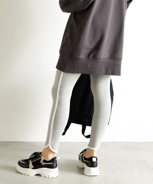 Auntie Rosa Holiday(アンティローザホリデー)の「パイピングレギンス(レギンス/スパッツ・レディース・グレー/ブラック・FREE)」の2枚目の写真