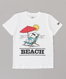 NEW ERA（ニューエラ）の「【NEW　ERA/ニューエラ】PEANUTS スヌーピー コラボ ビーチプリントキッズ半袖Tシャツ【140ｃｍ-160ｃｍ】/ ホワイト（Tシャツ/カットソー・キッズ）」