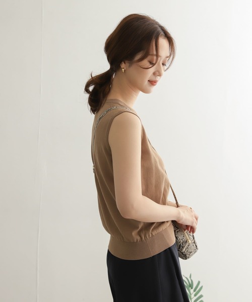 URBAN RESEARCH DOORS（アーバンリサーチドアーズ）の「ハイツイストコットンノースリーブニット（ニット/セーター・レディース・ブラック/ベージュ/ブルー/グリーン系その他・ONE）」の9枚目の写真