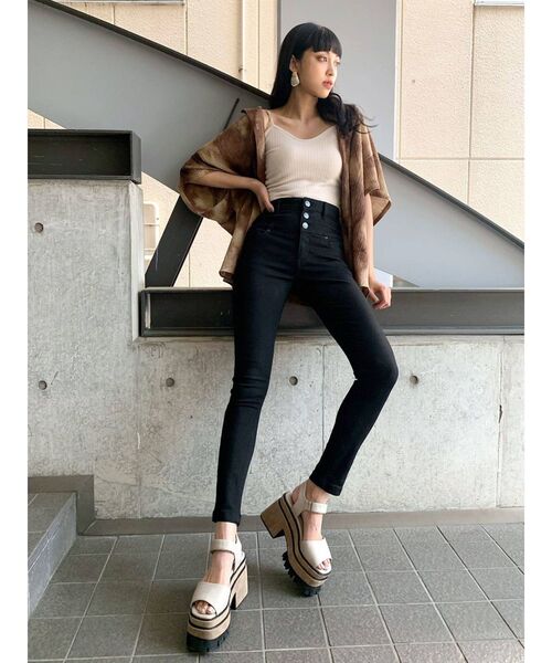 EMODA（エモダ）の「シャーリングラフシャツ（シャツ/ブラウス・レディース・ブラック/ブルー/ベージュ/その他・FREE）」の18枚目の写真