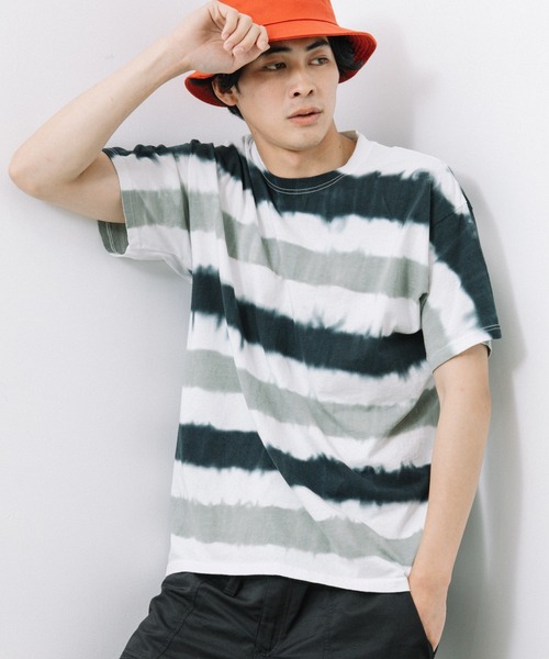FRUIT OF THE LOOM(フルーツオブザルーム)の「BORDER DYE Tシャツ / ユニセックス / ボーダー / タイダイ(Tシャツ/カットソー・レディース・ブラック/ブラウン/オレンジ・S/M/L/XL)」の2枚目の写真