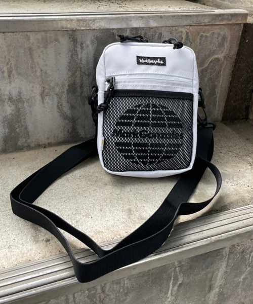 Mark Gonzales(マーク・ゴンザレス)の「MARK GONZALES/マークゴンザレス ナイロンリップ プリントメッシュポケット ミニショルダーバッグ(ショルダーバッグ・メンズ・ホワイト/グレー/ブラック・FREE)」の2枚目の写真