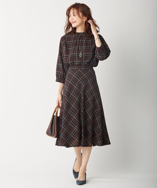 J.PRESS Ladies(J.プレス レディス)の「【洗える】セルローススタンドカラーチェック ブラウス(シャツ/ブラウス・レディース・ダークブラウン系3/ネイビー系3・XS)」の4枚目の写真