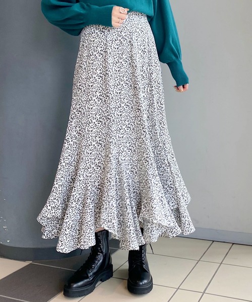 mysty woman（ミスティウーマン）の「エスカルゴマーメイドスカート 956303（スカート・レディース・ブラック/アイボリー/ブラック系/ライトブラウン/ベージュ/ブラウン系/オフホワイト/ボルドー/ホワイト/ブラック系9/ホワイト系7/ブラウン系4/ホワイト系3/ブラック系6/ブラック系7/ブラック系8/ホワイト系1/その他・FREE）」の3枚目の写真