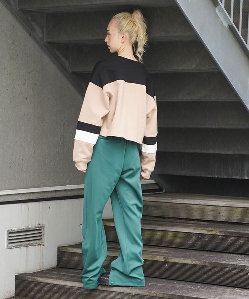 X-girl（エックスガール）の「CROPPED SWEAT TOP（スウェット・レディース・ライトブルー/ブラック/ベージュ・S/M）」の21枚目の写真