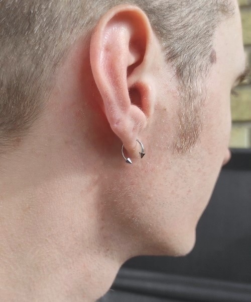 【Kare】【片耳用】 316L サージカルステンレス フープコーンキャッチピアス（ピアス（片耳用））｜tone（トーン）