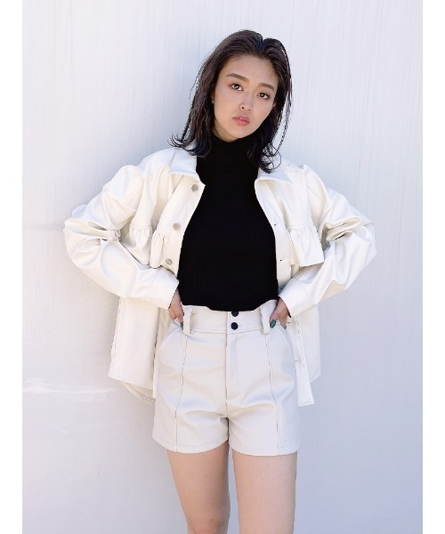 ENVYM（アンビー）の「レザーライクフリルＳＨ ＪＫ（その他アウター・レディース・ブラック/アイボリー・FREE）」の2枚目の写真