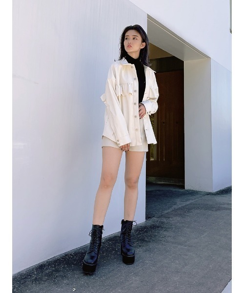 ENVYM（アンビー）の「レザーライクフリルＳＨ ＪＫ（その他アウター・レディース・ブラック/アイボリー・FREE）」の4枚目の写真