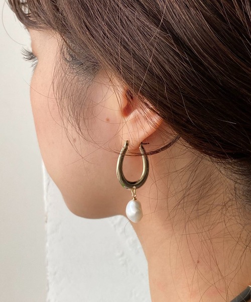 GOLDY（ゴールディ）の「【GOLDY/ゴールディ】淡水パールオーバルピアス（ピアス（両耳用）・レディース・シルバー/ゴールド・FREE）」の6枚目の写真