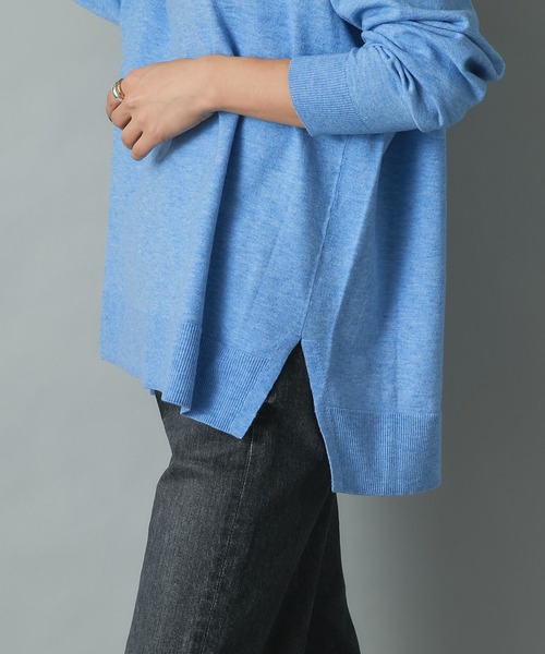 RIVE DROITE(リヴドロワ)の「自然な抜け感を演出 ハイゲージスリットワイドニット(ニット/セーター・レディース・ライトグレー/オフホワイト/サックスブルー・FREE)」の8枚目の写真