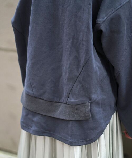 AULA AILA（アウラアイラ）の「AULA AILA（アウラ アイラ）別注レイヤードプルオーバー（Tシャツ/カットソー・レディース・チャコールグレー/オフホワイト・0）」の19枚目の写真