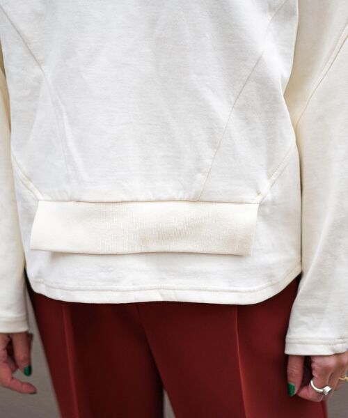 AULA AILA（アウラアイラ）の「AULA AILA（アウラ アイラ）別注レイヤードプルオーバー（Tシャツ/カットソー・レディース・チャコールグレー/オフホワイト・0）」の21枚目の写真