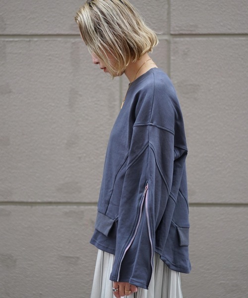 AULA AILA（アウラアイラ）の「AULA AILA（アウラ アイラ）別注レイヤードプルオーバー（Tシャツ/カットソー・レディース・チャコールグレー/オフホワイト・0）」の3枚目の写真