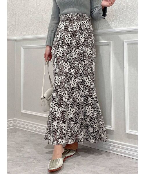 dazzlin（ダズリン）の「ハイウエストレースマーメイドスカート（スカート・レディース・オフホワイト/ブルー/ブラウン・SMALL/MEDIUM）」の2枚目の写真