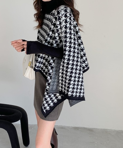 Diosfront（ディオスフロント）の「ハイネック千鳥柄ジャガードニットポンチョ（ポンチョ・レディース・ブラック/ベージュ・FREE）」の7枚目の写真