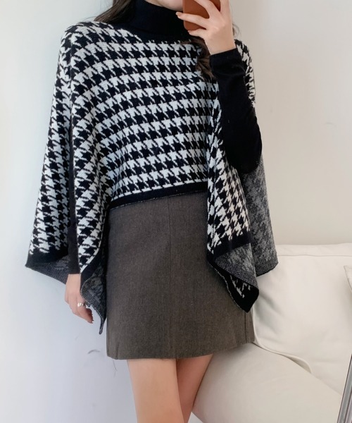 Diosfront（ディオスフロント）の「ハイネック千鳥柄ジャガードニットポンチョ（ポンチョ・レディース・ブラック/ベージュ・FREE）」の10枚目の写真
