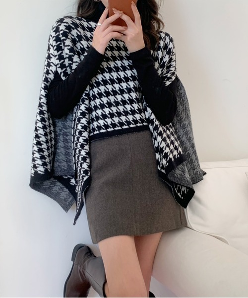 Diosfront（ディオスフロント）の「ハイネック千鳥柄ジャガードニットポンチョ（ポンチョ・レディース・ブラック/ベージュ・FREE）」の12枚目の写真