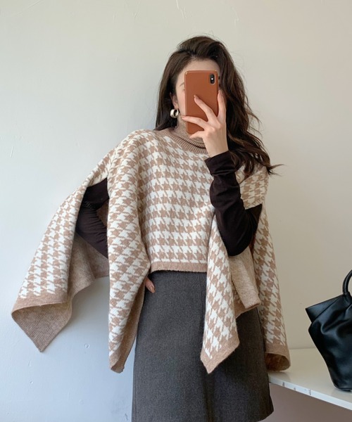 Diosfront（ディオスフロント）の「ハイネック千鳥柄ジャガードニットポンチョ（ポンチョ・レディース・ブラック/ベージュ・FREE）」の16枚目の写真
