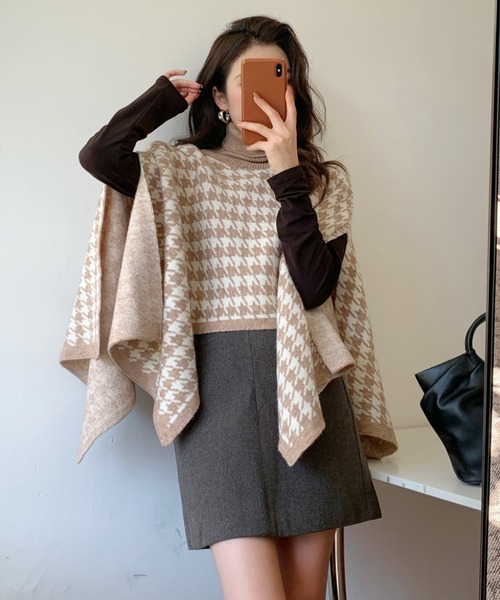 Diosfront（ディオスフロント）の「ハイネック千鳥柄ジャガードニットポンチョ（ポンチョ・レディース・ブラック/ベージュ・FREE）」の20枚目の写真