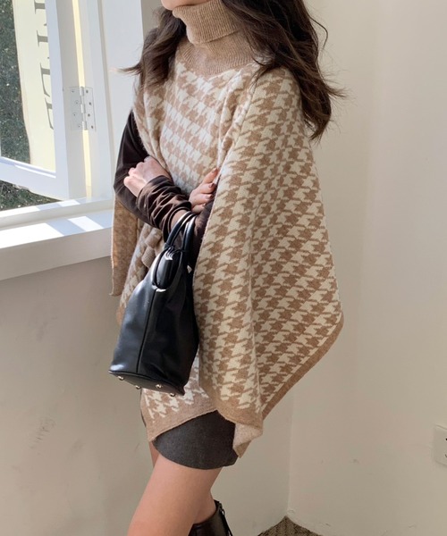 Diosfront（ディオスフロント）の「ハイネック千鳥柄ジャガードニットポンチョ（ポンチョ・レディース・ブラック/ベージュ・FREE）」の21枚目の写真