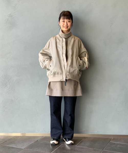 Alpha Industries(アルファインダストリーズ)の「MA-1/ALPHA別注/ブルゾン(ナイロンジャケット・レディース・ライトグレー/ブラック・S size/M size/L size)」の7枚目の写真