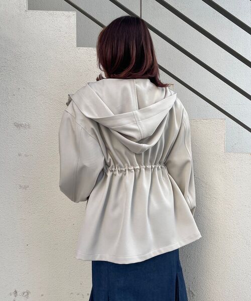 MAJESTIC LEGON(マジェスティックレゴン)の「ウエストきゅっとブルゾン(ブルゾン・レディース・ブラック/ベージュ/グレー/アイボリー・SMALL/MEDIUM)」の16枚目の写真