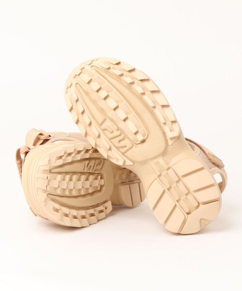 FILA（フィラ）の「ディスラプター ウェッジ サンダル2 / Disruptor Wedge Sandal 2 / 厚底サンダル（サンダル・レディース・ベージュ/ホワイト/ブラック・23.0cm/24.0cm/25.0cm/22.0cm）」の19枚目の写真
