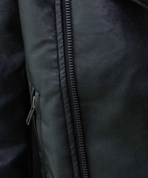 M.deux（エムドゥ）の「ショート丈フェイクレザーライダースジャケット（ライダースジャケット・レディース・ブラック・MEDIUM）」の9枚目の写真