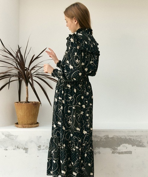 DEBB（デップ）の「【DEBB 】スモーキングフラワーマキシワンピース / Smocking Flower Maxi Dress（ワンピース・レディース・ブラック・SMALL/MEDIUM）」の4枚目の写真