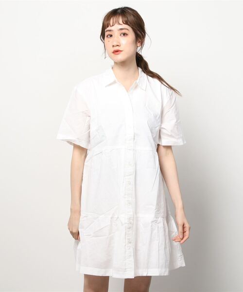 GAP(ギャップ)の「ティアード ミニ シャツワンピース(ワンピース・レディース・ホワイト/ホワイト×ブルー/ブラック/ベージュ・S/M/L/XS/XXS)」の11枚目の写真