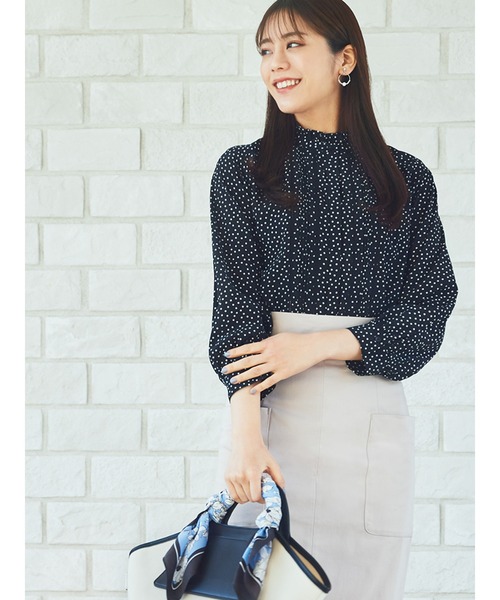 Te chichi(テチチ)の「スタンドフリルピンタックレースブラウス(シャツ/ブラウス・レディース・ブラック/オフホワイト/イエロー/ブルー・フリ-)」の1枚目の写真