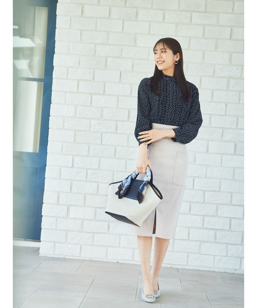 Te chichi(テチチ)の「スタンドフリルピンタックレースブラウス(シャツ/ブラウス・レディース・ブラック/オフホワイト/イエロー/ブルー・フリ-)」の7枚目の写真