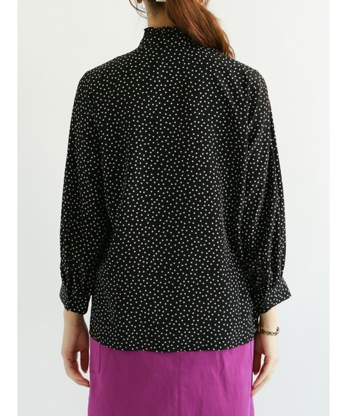 Te chichi(テチチ)の「スタンドフリルピンタックレースブラウス(シャツ/ブラウス・レディース・ブラック/オフホワイト/イエロー/ブルー・フリ-)」の21枚目の写真