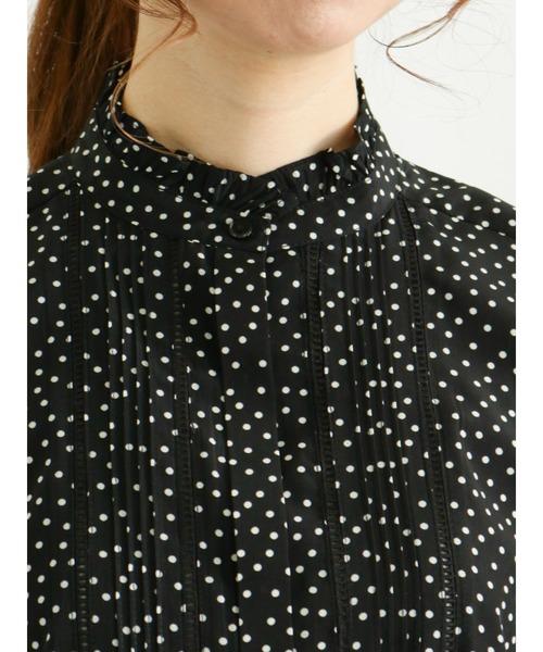 Te chichi(テチチ)の「スタンドフリルピンタックレースブラウス(シャツ/ブラウス・レディース・ブラック/オフホワイト/イエロー/ブルー・フリ-)」の22枚目の写真