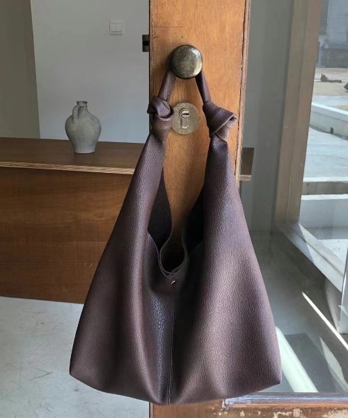 ap retro（アプレトロ）の「トライアングルトートバッグ　ポーチ付（トートバッグ・レディース・ブラック/ライトベージュ/ベージュ/ブラウン/グリーン/ホワイト・FREE）」の3枚目の写真