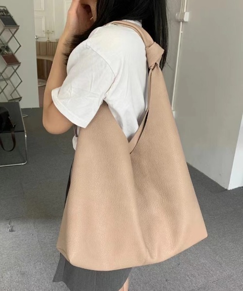 ap retro（アプレトロ）の「トライアングルトートバッグ　ポーチ付（トートバッグ・レディース・ブラック/ライトベージュ/ベージュ/ブラウン/グリーン/ホワイト・FREE）」の5枚目の写真