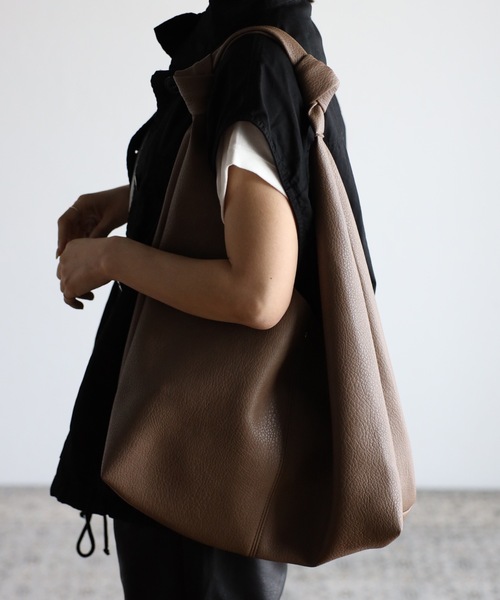 ap retro（アプレトロ）の「トライアングルトートバッグ　ポーチ付（トートバッグ・レディース・ブラック/ライトベージュ/ベージュ/ブラウン/グリーン/ホワイト・FREE）」の17枚目の写真