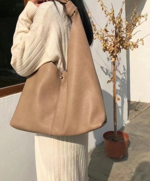 ap retro（アプレトロ）の「トライアングルトートバッグ　ポーチ付（トートバッグ・レディース・ブラック/ライトベージュ/ベージュ/ブラウン/グリーン/ホワイト・FREE）」の14枚目の写真