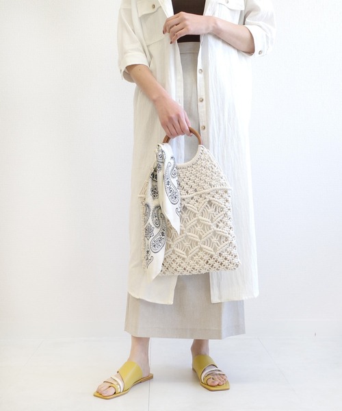 AmiAmi（アミアミ）の「スクエアトゥトリプルラインサンダル（サンダル・レディース・ブラック/ブラウン/イエロー/アイボリー・LL/S/M/L）」の8枚目の写真