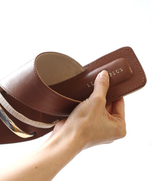 AmiAmi（アミアミ）の「スクエアトゥトリプルラインサンダル（サンダル・レディース・ブラック/ブラウン/イエロー/アイボリー・LL/S/M/L）」の11枚目の写真