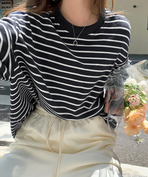VitaFelice(ヴィータフェリーチェ)の「ボーダー長袖ベーシックロンT 春服(Tシャツ/カットソー・レディース・ブラック/ブルー/キャメル/ホワイト/グレー・FREE)」の16枚目の写真