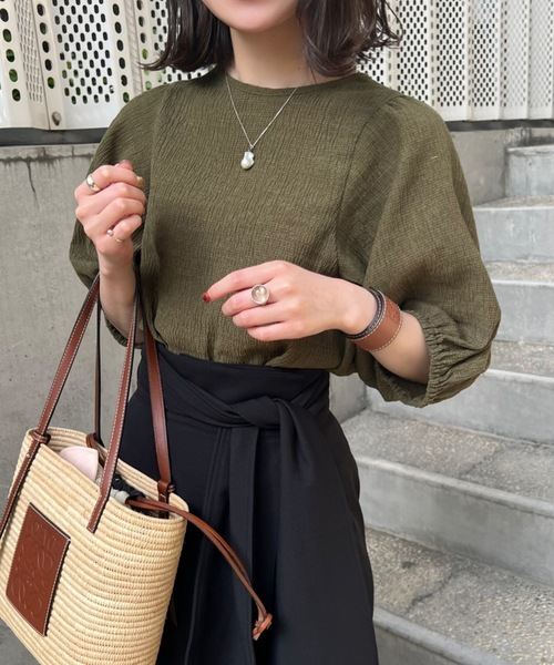 hinari（ヒナリ）の「パフスリーブシャーリングブラウス（Tシャツ/カットソー・レディース・アイボリー/ブラック/オリーブ/ベージュ/チャコールグレー・FREE）」の18枚目の写真