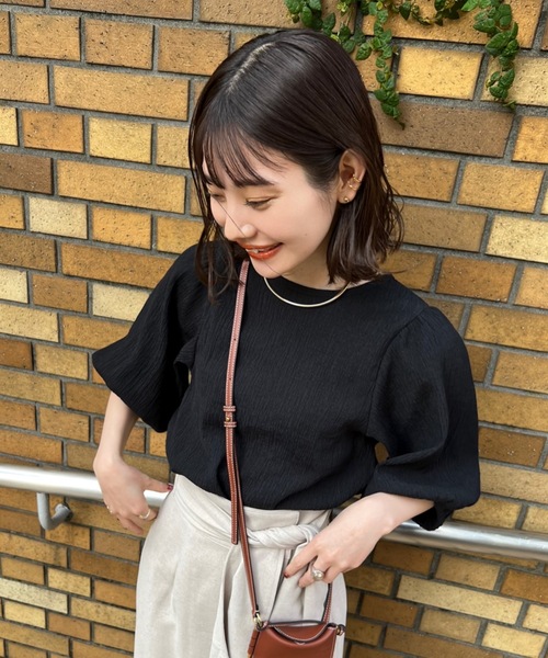 hinari（ヒナリ）の「パフスリーブシャーリングブラウス（Tシャツ/カットソー・レディース・アイボリー/ブラック/オリーブ/ベージュ/チャコールグレー・FREE）」の16枚目の写真