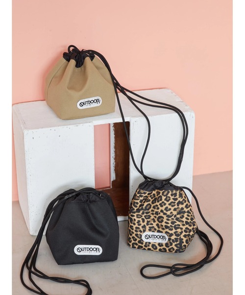 OUTDOOR PRODUCTS(アウトドアプロダクツ)の「OUTDOOR PRODUCTS EX 巾着BAG(ショルダーバッグ・レディース・ブラック/ベージュ/レオパード・FREE)」の4枚目の写真