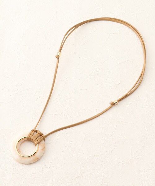 SHOO・LA・RUE（シューラルー）の「◆マットリングヒモネックレス（ネックレス・レディース・ダークブラウン/ダークグレー/ライトベージュ・00）」の6枚目の写真