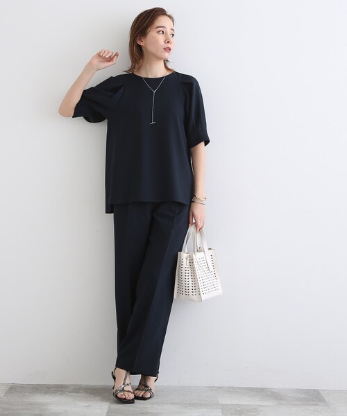 INDIVI（インディヴィ）の「◆【洗える/UVケア/SETUP可能】裾スリットセミワイドパンツ（その他パンツ・レディース・チャコールグレー/ダークグリーン/ネイビー・03/05/12/13/15 /17/34/36/38/40/42/19）」の15枚目の写真