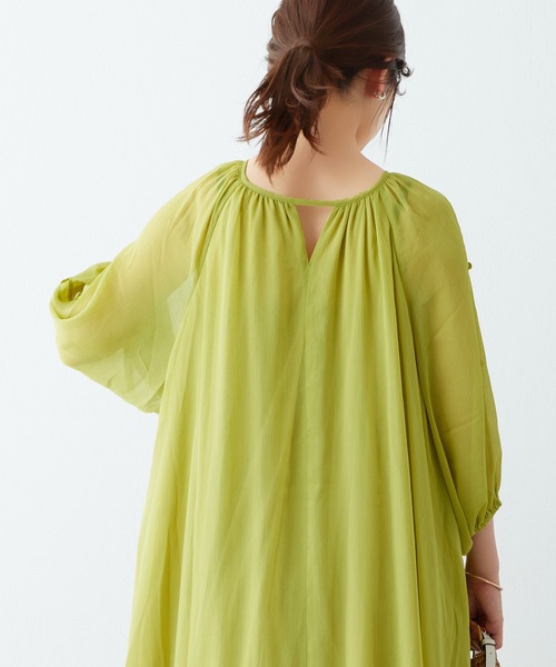 natural couture（ナチュラルクチュール）の「さりげない肌見せが魅力 シアー楊柳スリットデザインワンピース（ワンピース・レディース・オフホワイト/ブラウン/グリーン/ピンク・LARGE/FREE）」の20枚目の写真