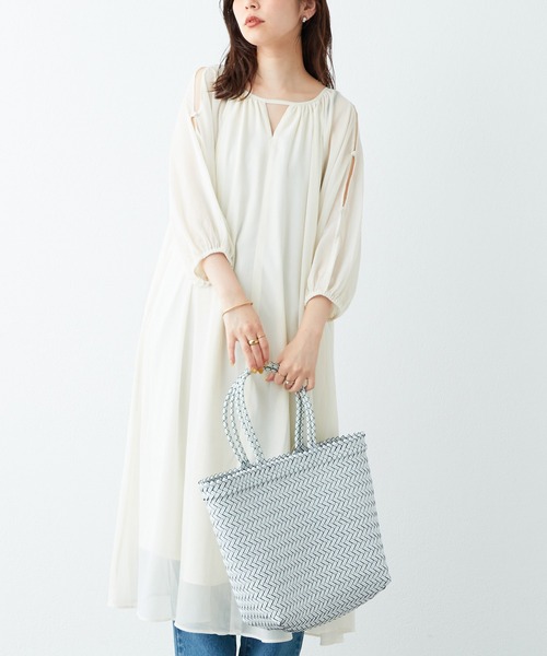 natural couture（ナチュラルクチュール）の「さりげない肌見せが魅力 シアー楊柳スリットデザインワンピース（ワンピース・レディース・オフホワイト/ブラウン/グリーン/ピンク・LARGE/FREE）」の5枚目の写真