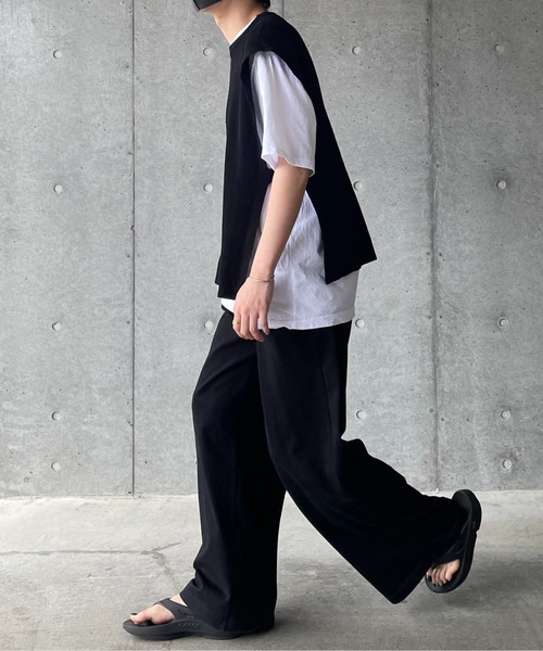 y/m by れぽすけ(イムバイレポスケ)の「サイドベルトプリーツベスト(ベスト・メンズ・ブラック/ベージュ・FREE)」の5枚目の写真