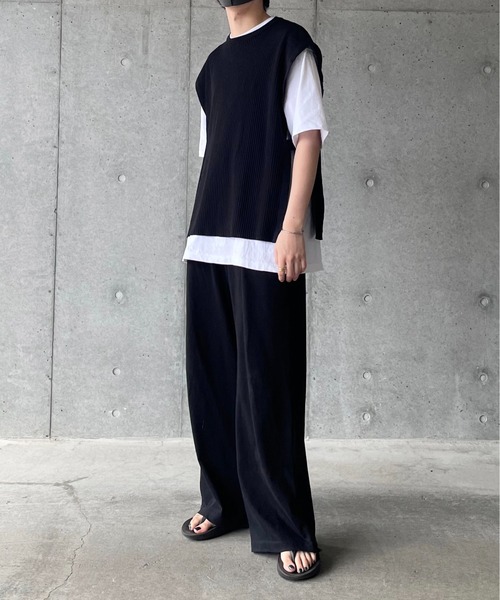 y/m by れぽすけ(イムバイレポスケ)の「サイドベルトプリーツベスト(ベスト・メンズ・ブラック/ベージュ・FREE)」の4枚目の写真